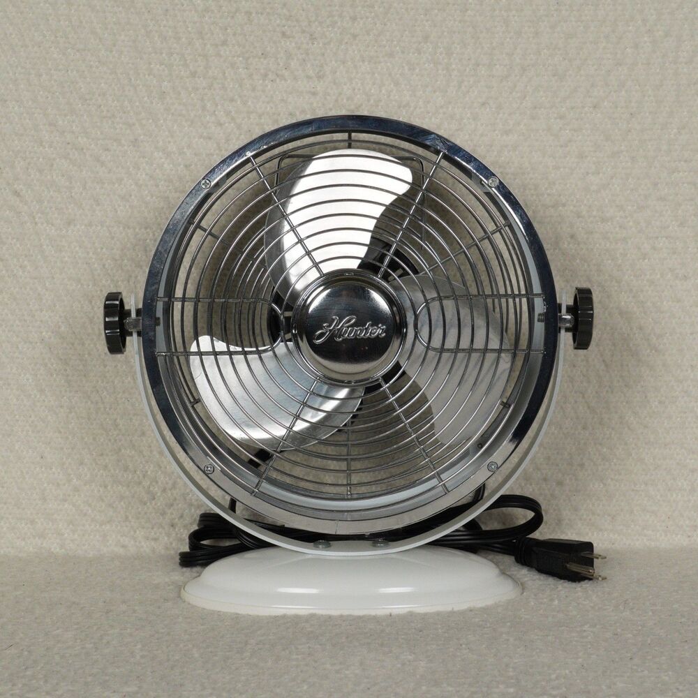 Hunter 7" Personal Fan Model 90410 White Chrome Portable Retro 2-Speed Desk